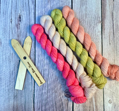 Ready To Ship - Gnomeo and Juliet